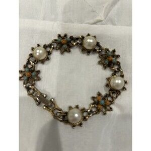 Vintage Pearl And Beaded Stars On 7.5 Inch Gold Tone Bracelet